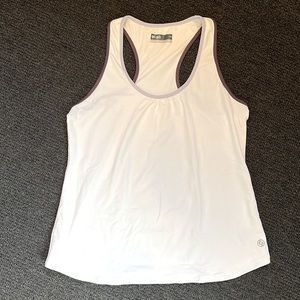 Athletic top sleeveless for tennis